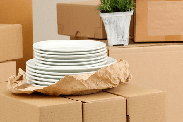 Как упаковать посуду для переезда